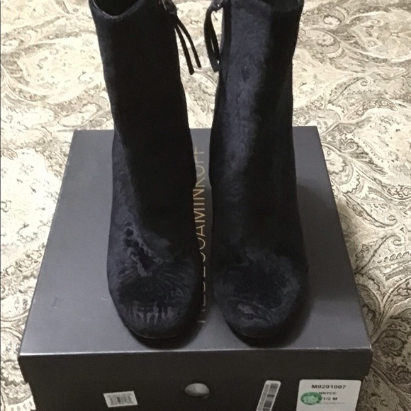 PRICE DROPPED✨EUC✨ Rebecca Minkoff Bryce Velvet Bootie - Picture 2 of 4